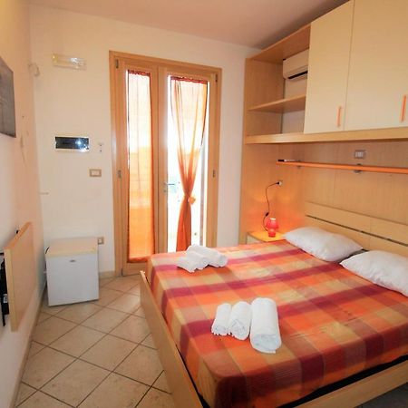 B&B Scoglio Di Pirro Climatizzato A 150 M Dalle Spiagge Salentine Torre San Giovanni Ugento Exterior foto