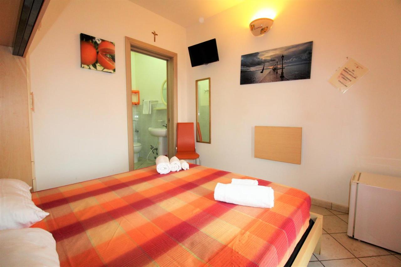 B&B Scoglio Di Pirro Climatizzato A 150 M Dalle Spiagge Salentine Torre San Giovanni Ugento Exterior foto