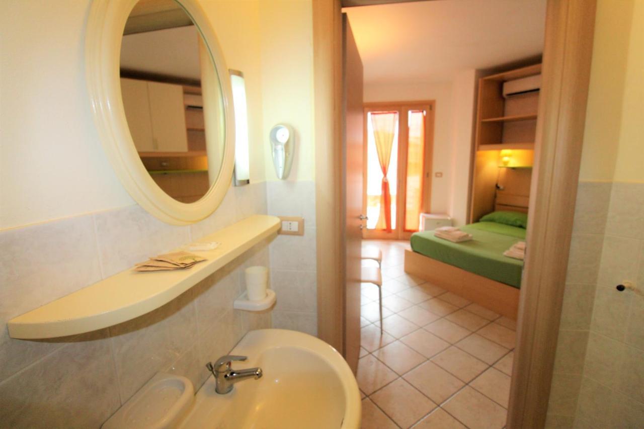 B&B Scoglio Di Pirro Climatizzato A 150 M Dalle Spiagge Salentine Torre San Giovanni Ugento Exterior foto
